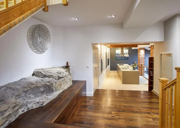 Host & - The Old Pottery * Pickering